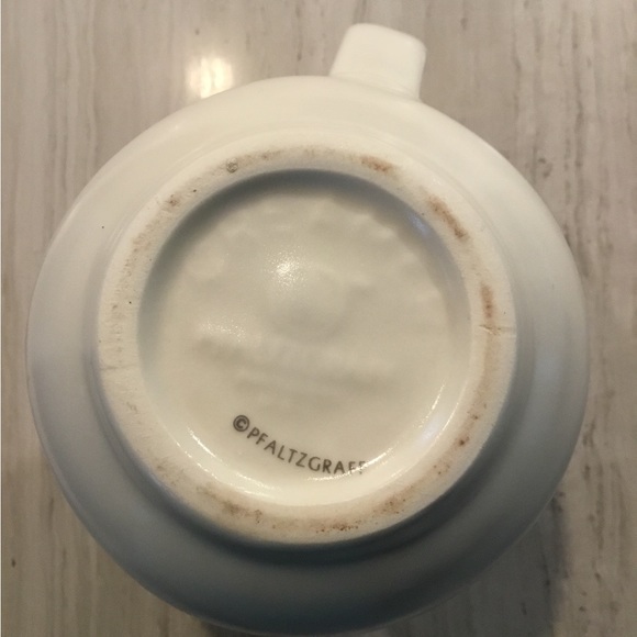 Pfaltzgraff pitcher Tea Rose pattern on  ivory 4 1/2 inches tall. Creamer/ gravy - Picture 4 of 8